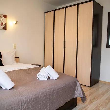 & Free Underground Garage 索菲亞