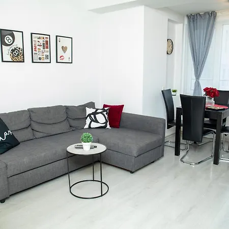 & Free Underground Garage * 索菲亞