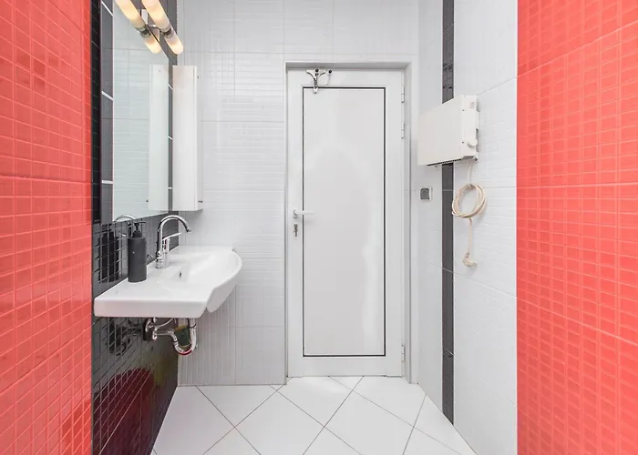 & Free Underground Garage 公寓